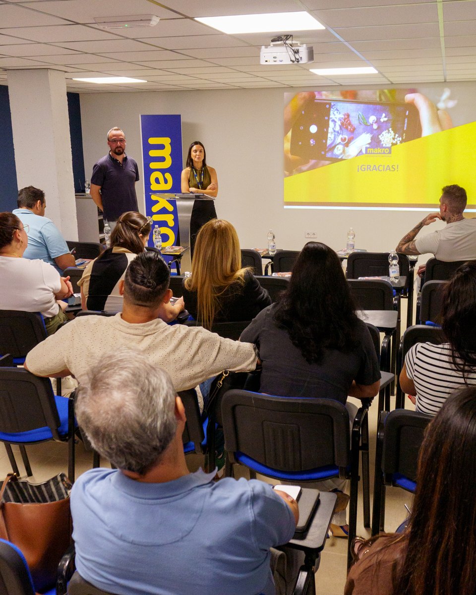 HOSTECAR (@hostecar) on Twitter photo 💡 Hoy hemos acogido en nuestra sede el taller:
“Digitaliza tu negocio con Makro”, de <a href="/makroESP/">Makro España</a> 🌐📲
👨🏫 Una jornada en la que profesionales del sector han conocido herramientas digitales para optimizar su gestión diaria.
#Hostecar #Cartagena #Hostelería #Makro 💡 Hoy hemos acogido en nuestra sede el taller:
“Digitaliza tu negocio con Makro”, de <a href="/makroESP/">Makro España</a> 🌐📲
👨🏫 Una jornada en la que profesionales del sector han conocido herramientas digitales para optimizar su gestión diaria.
#Hostecar #Cartagena #Hostelería #Makro