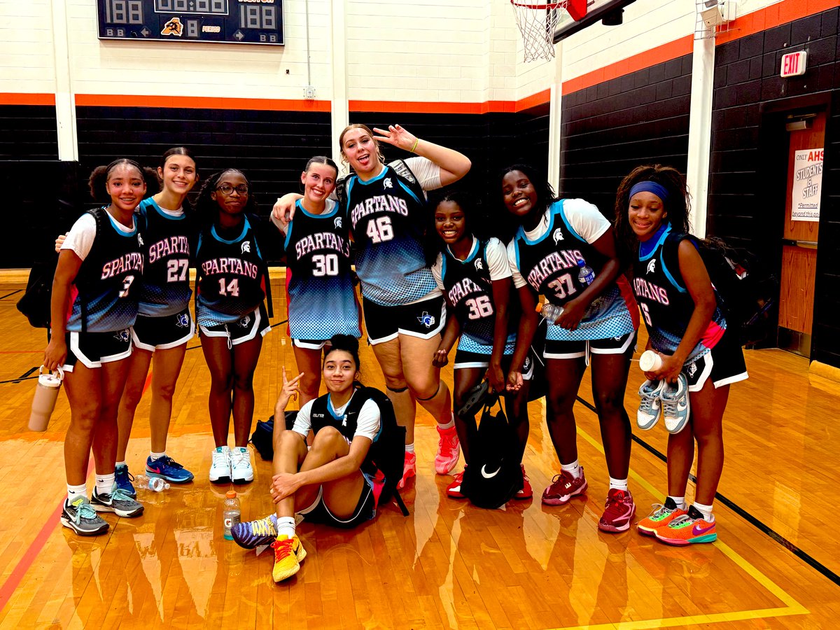 BrookeautumnR's tweet photo. Spartans closed out the fall season with a bang! 💥🔥 The shootouts and fall league showed our growth, spirit, and teamwork 💪🏀 Just a few weeks till the official season tips off— we’re ready! 🏆💙 #SpartanTough #FocusFightFinish https://t.co/t5Th6cjv1N