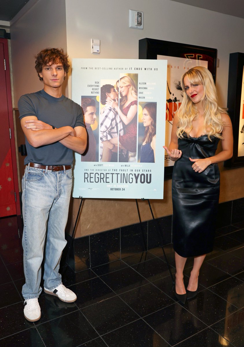 ParamountQuebec's tweet image. un instant!! accordez-leur une minute à la projection de #RegrettingYouMovie! ✨💖 à vos billets dès maintenant pour voir le film uniquement au ciné le 24 octobre 🎟️ 
regrettingyoumovie.com