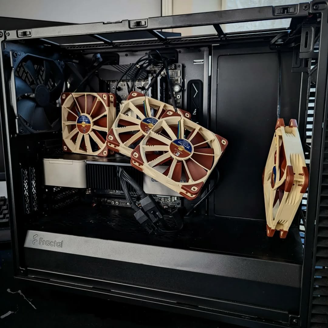iamhenrycavil_'s tweet photo. Due to excessive transit over the years, and no doubt the recent heat wave, my AIO cooler decided to give up on me (which is a computer thing for those scratching their heads right now). Soooo while replacing it I decided to upgrade my fans as well.
#Redmi15Launch
#PC https://t.co/a5ABKPtfH1