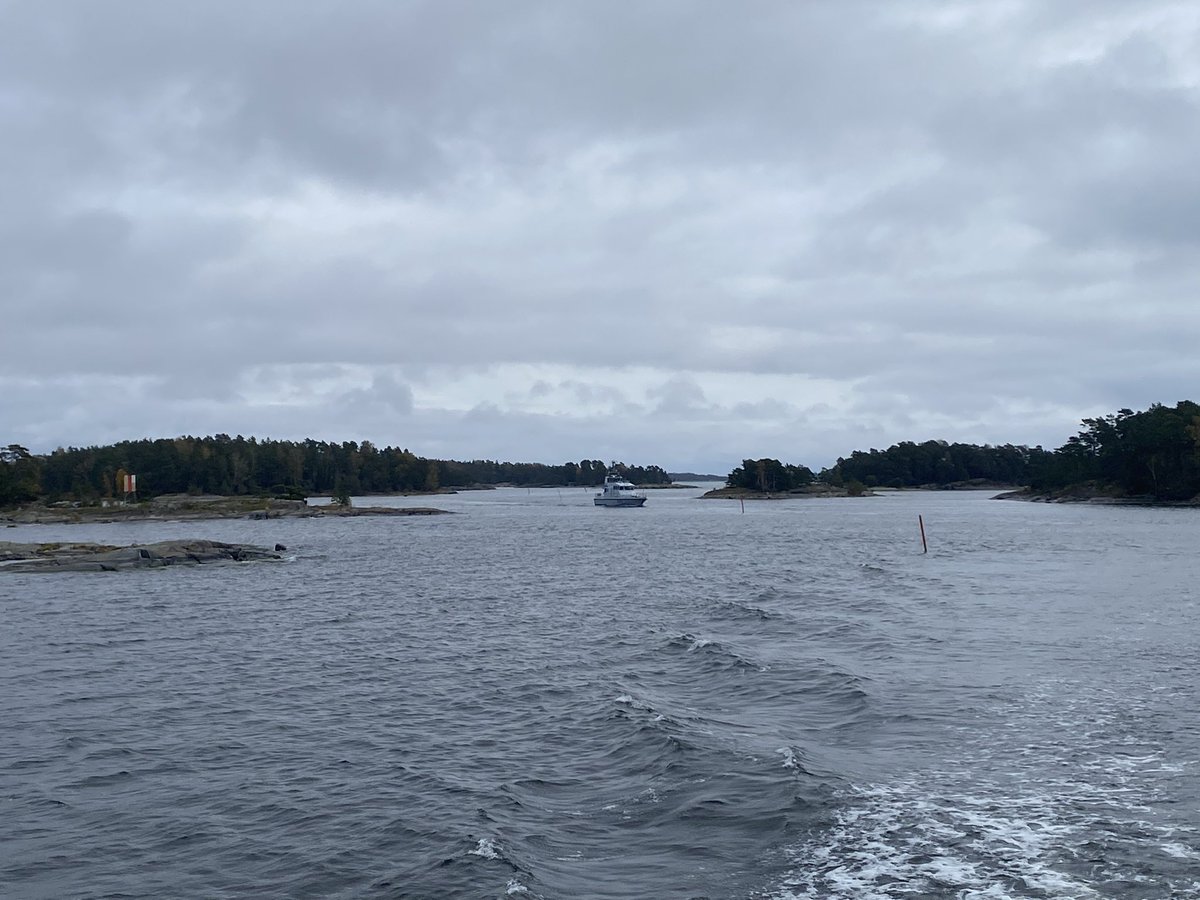 HMS Dasher tweet media