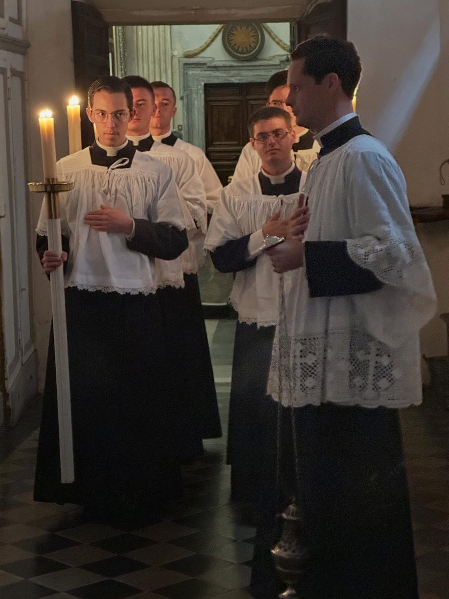 SS. Trinità dei Pellegrini tweet media