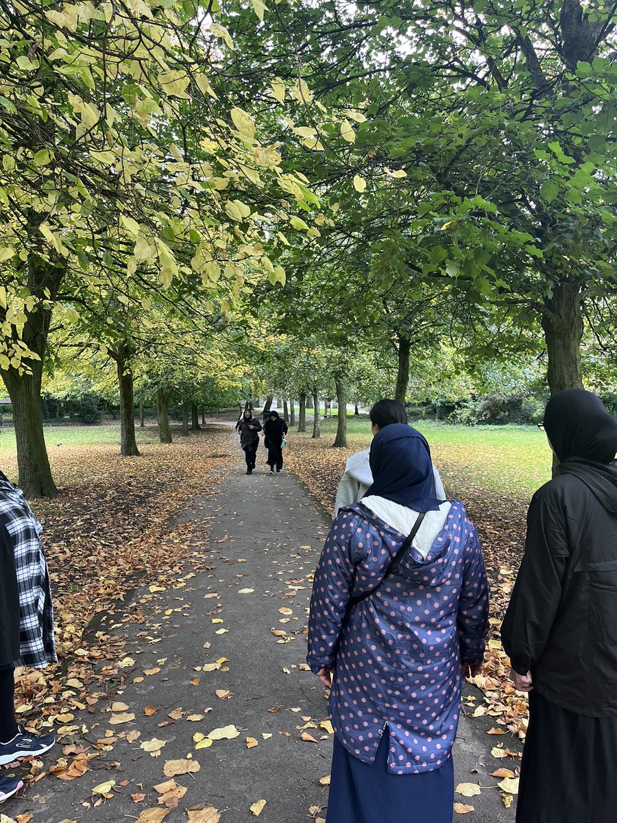 community_oak's tweet image. 🌿 Women’s Wellbeing Walk 👣
A beautiful day at Werneth Park — uplifting chats, great company &amp;amp; lovely weather! 💛

@OldhamCouncil @ActionTogether
#WomensWellbeing #CommunityWalk #WernethPark #WellbeingJourney #TogetherWeThrive