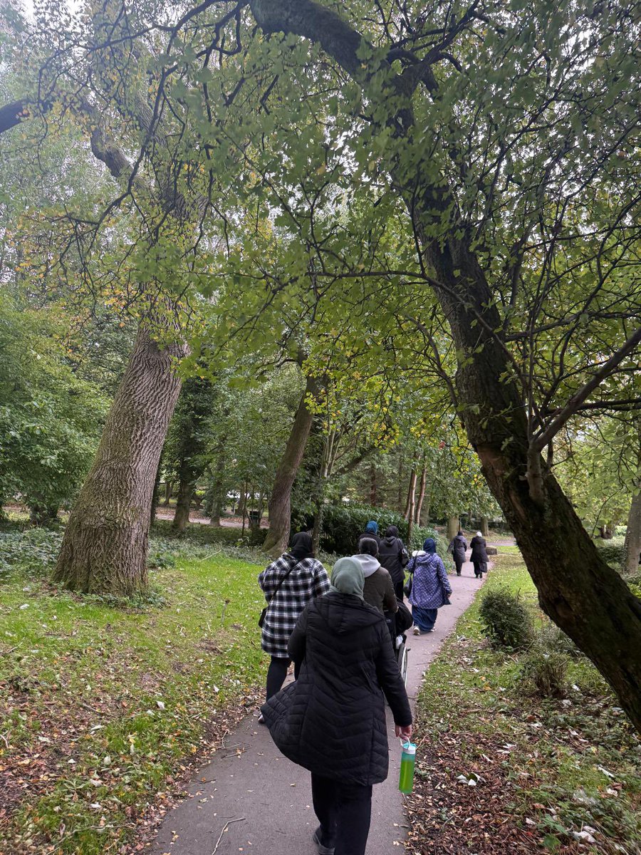 community_oak's tweet image. 🌿 Women’s Wellbeing Walk 👣
A beautiful day at Werneth Park — uplifting chats, great company &amp;amp; lovely weather! 💛

@OldhamCouncil @ActionTogether
#WomensWellbeing #CommunityWalk #WernethPark #WellbeingJourney #TogetherWeThrive