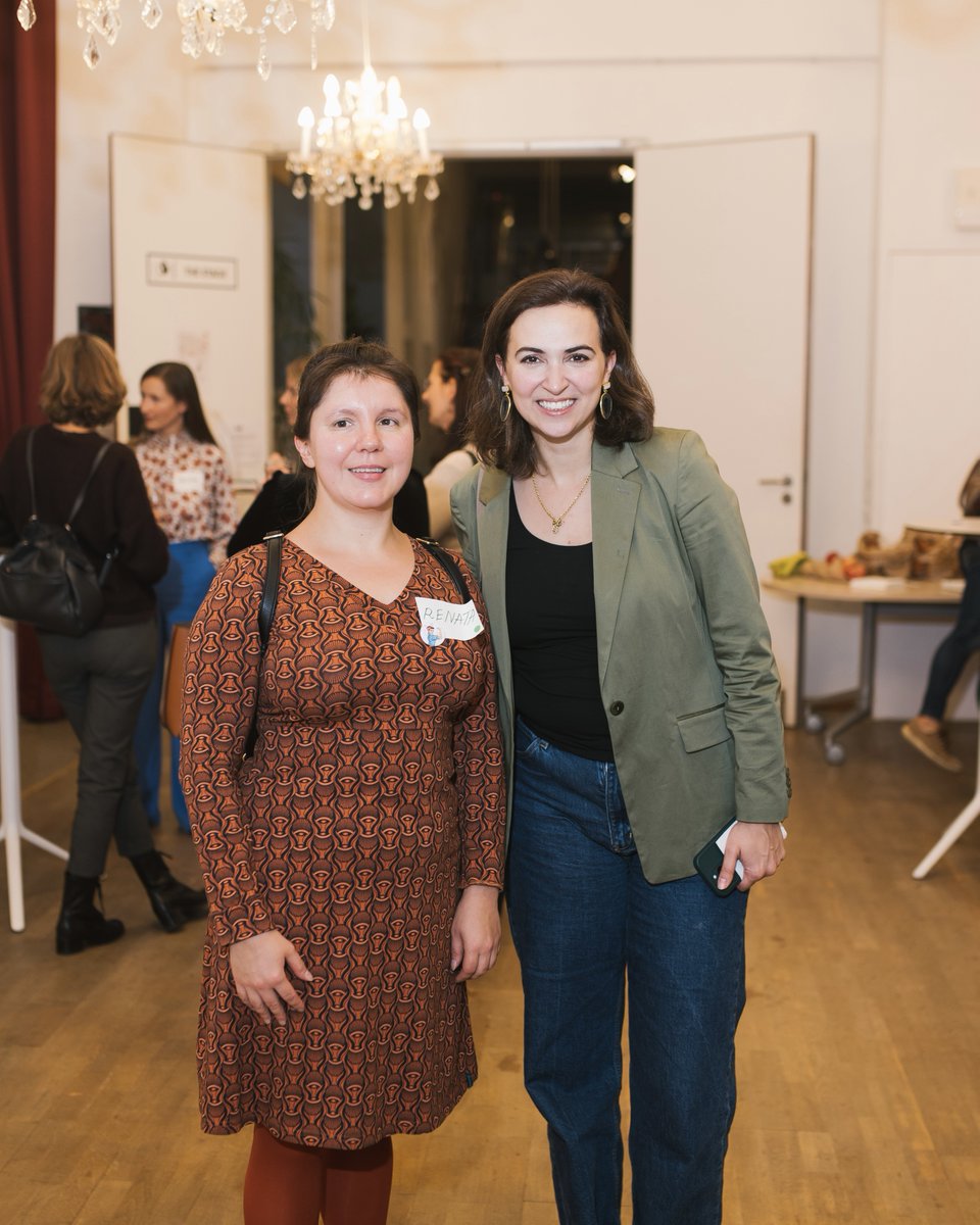 Letzte Woche sprach ich bei der Podiumsdiskussion „She Counts - Frauen, Geld &amp; Karriere“ über die Bedeutung wirtschaftlicher und finanzieller Selbstbestimmung und Unabhängigkeit von Frauen. Das Event bot eine starke Plattform für Empowerment, Austausch und Wissensvermittlung.