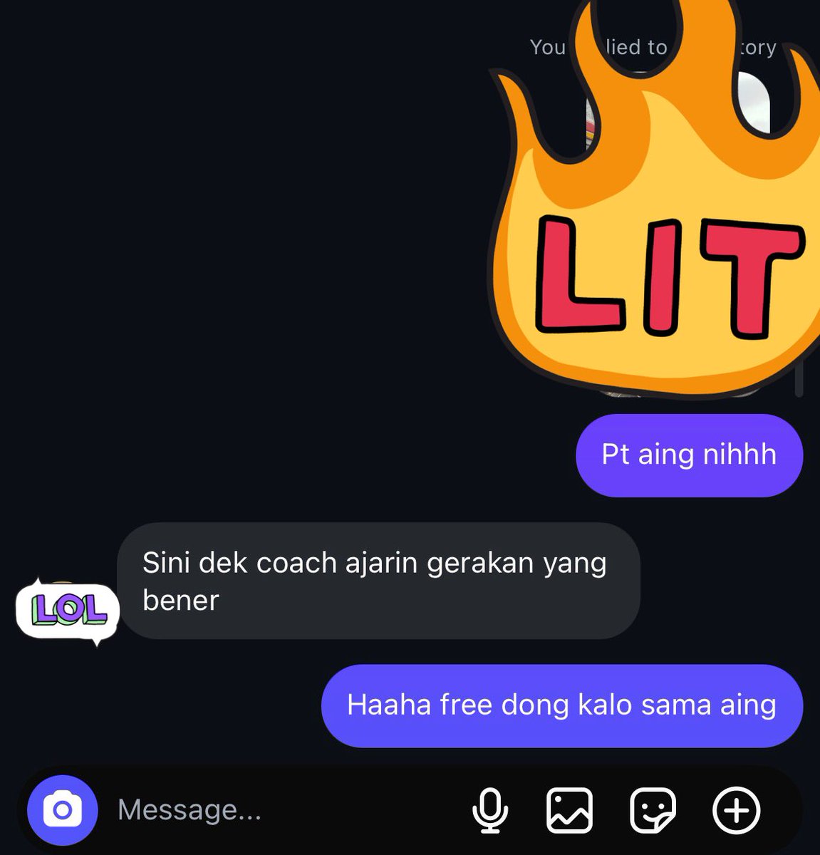 Padahal dia lebih muda dari gue tp dia manggil gue adek mulu bjir. Dia normal btw