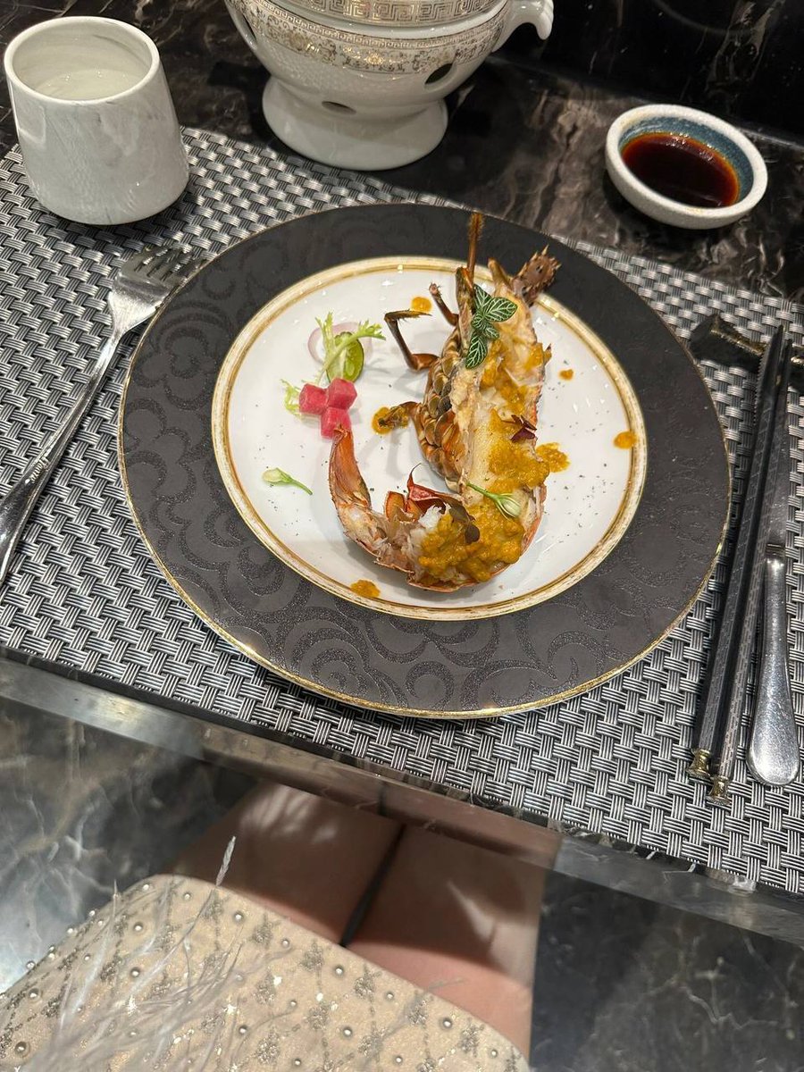 Gg___gg1's tweet photo. Lunch date with myself 🍽️✨ https://t.co/Bam6gHjvEr