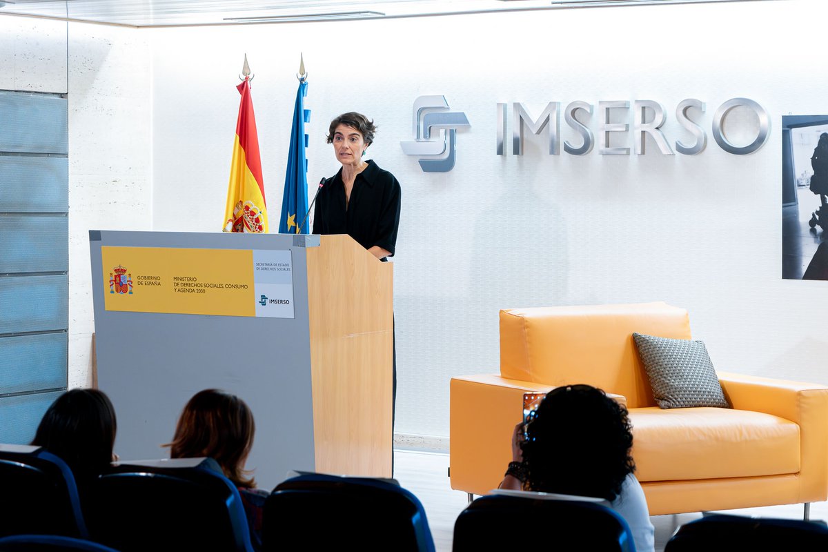 🗣️Hoy en el #Imserso, <a href="/rosa_mr_/">Rosa Martínez</a>, ha presentado los datos del evolución del Sistema para la Autonomía y Atención a la Dependencia.
📍El número de personas que recibe una prestación en Dependencia sube casi un 10% en un año.
➕ Información ↙️
imserso.es/detalle-actual…