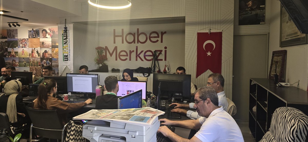 TahirGlebak's tweet photo. @urfanatik_com ailesi olarak Şanlıurfa'mıza ve ülkemize değer katmak için gece gündüz demeden çalışmaya devam ediyoruz. Gece ekibimiz ayrı, sabah ekibimiz kalabalık bir şekilde ayrı hizmet için sahada olmaya devam ediyoruz. Urfa'nın her noktasında var olmaya devam edeceğiz.

@gulizargulebakk