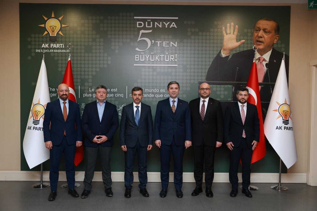 📍AK Parti Genel Merkez 

<a href="/sadakatasi/">Sadakataşı Derneği</a> Başkanı Kemal Özdal ve yönetim kurulu üyeleriyle bir araya gelerek yürüttükleri insani yardım faaliyetleri ve uluslararası alanda gerçekleştirdikleri çalışmalar hakkında bilgi aldık.

Toplumun dayanışma ruhunu güçlendiren bu tür gönüllü