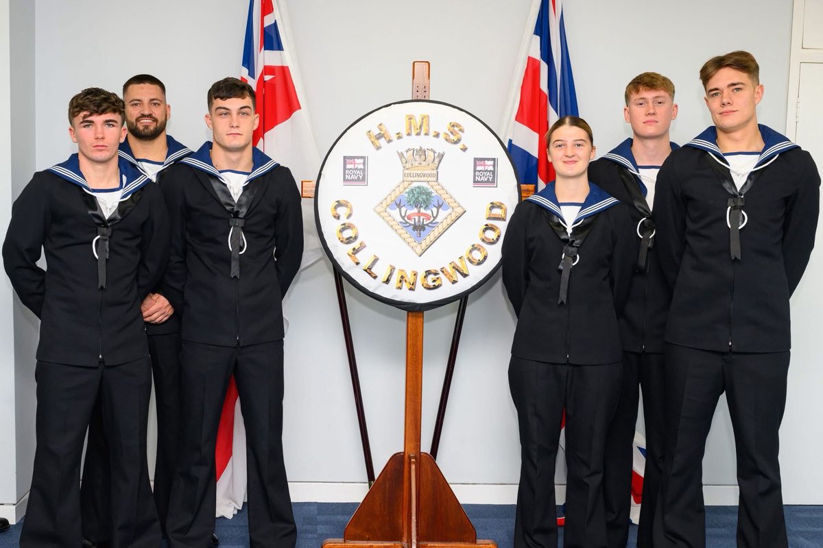 Huge congratulations to members of AB(EW) 2501 who successfully graduated from their course.

May they continue to reach for their #CareerGoals and achieve even greater success in the Fleet. 

Fair winds and following seas, shipmates ⚓️

#MadeInTheRoyalNavy #ProudMoment