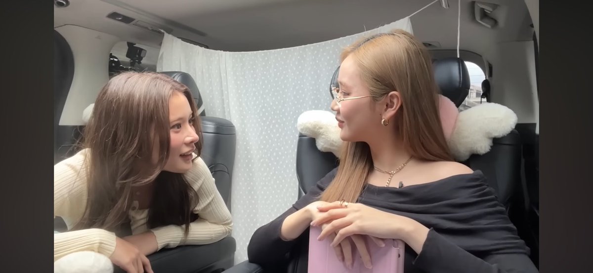 _kittycharri's tweet image. youre telling me kao memories every mole on Jane&apos;s face till the point she immediately knew that there is a new / fake mole in the moment she started counting them damn thats loser behaviour😭😭😭😭

#janeeyeh #supassra_sp 
#KaoJaneJaneKao #KaoJane