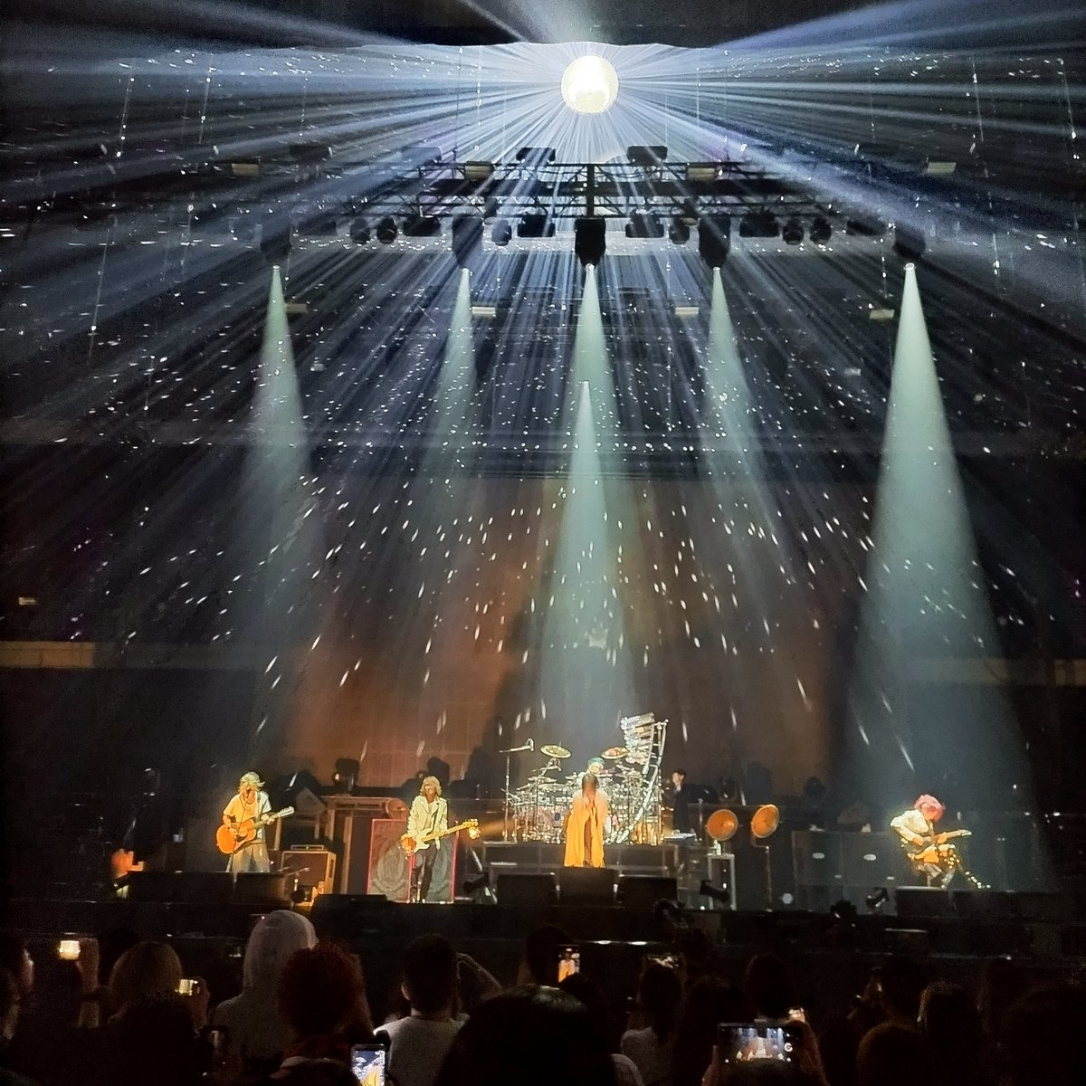 LS96SLAVE's tweet image. 2年前。ここから　#LUNAPIC が始まった。28年越しに叶った再現LIVE。本当にLUNA SEAさんありがとう✨　#マザスタ　#LUNASEA #Kアリーナ　#2days
#横浜