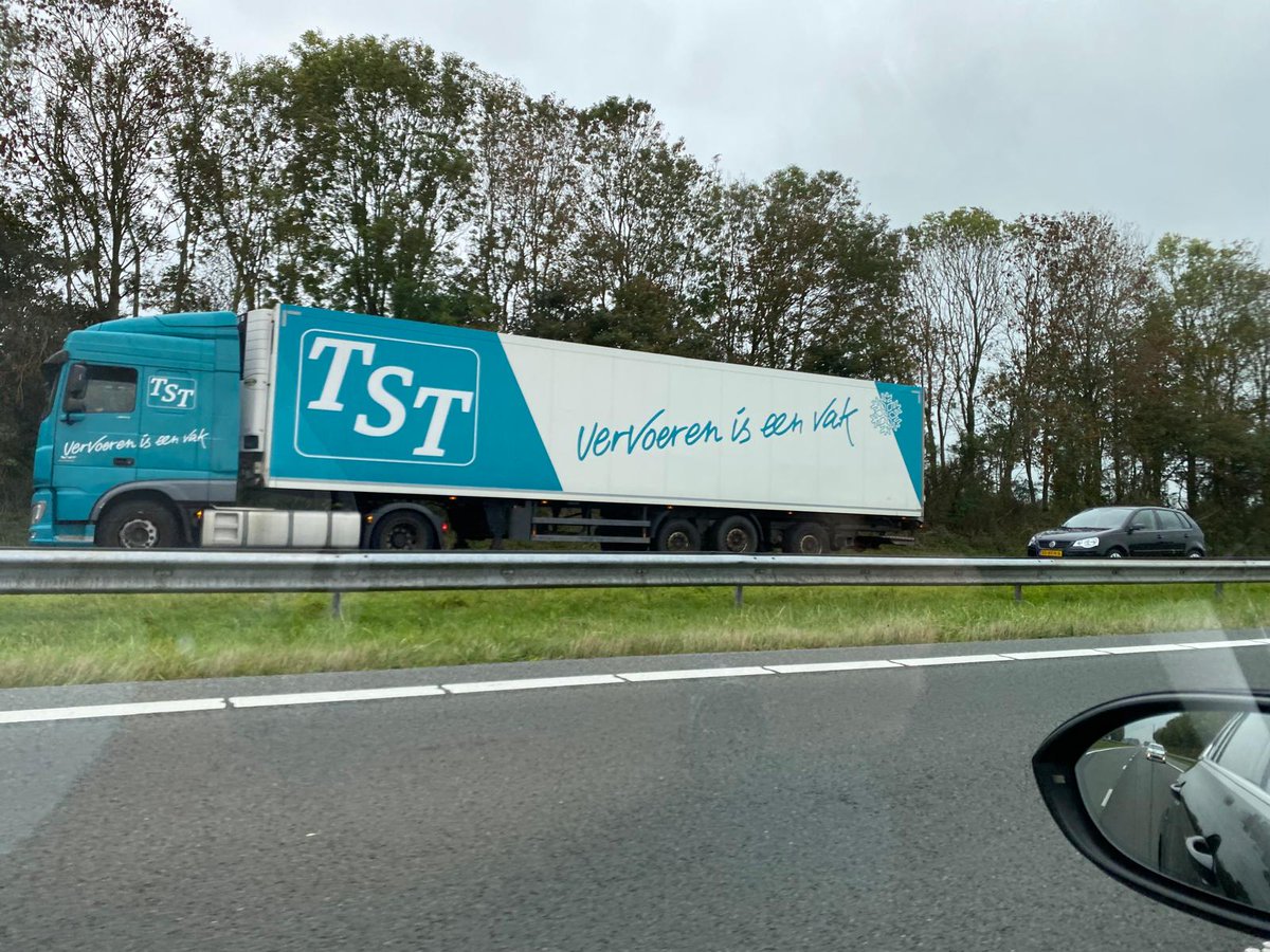 moniquetst's tweet photo. #onderweg #eilandvervoer #trailer https://t.co/w7DhkNacoq