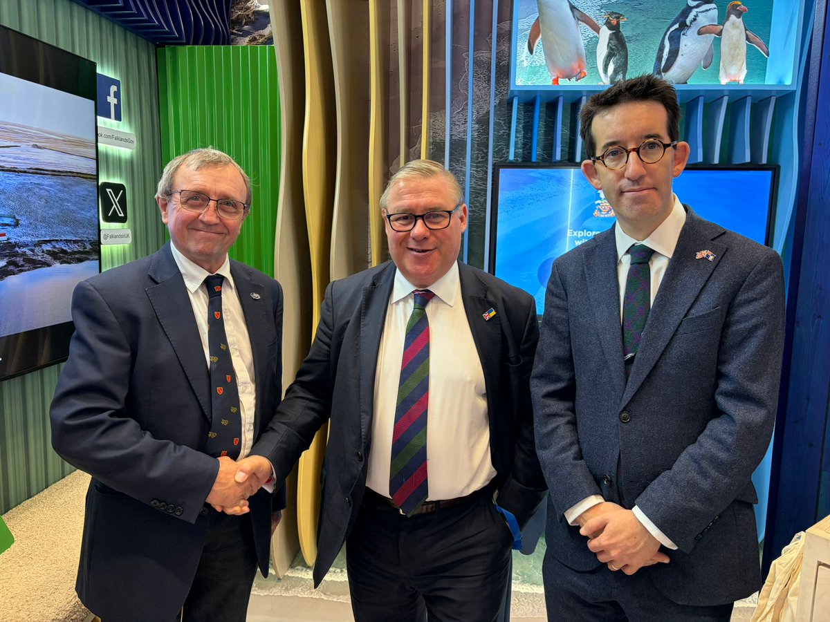Really good engagement with Shadow Defence Minister, Mark  Francois MP.  Important discussion regarding the strategic importance of the 🇫🇰 to the 🇬🇧.  Thank you for your continued support. #Falklands #CPC25 

<a href="/FalklandsGov/">Falkland Islands Gov</a>