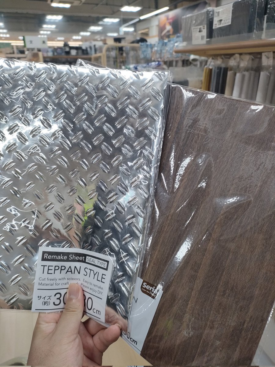 arai4126's tweet image. 【情報共有】セリア　フリースハンドカバー

マジかよ…セリアに小手のベースの「答え」が売ってるぞ…!!これにお好みでアーマー付けるだけで小手として完成してしまうというまさにチートアイテム。…