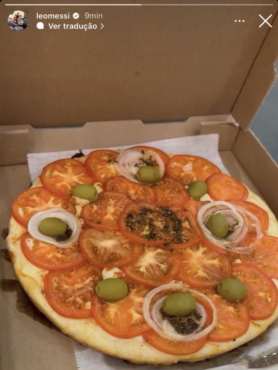 ميسي عبر iG ياكل بيتزا 🍕