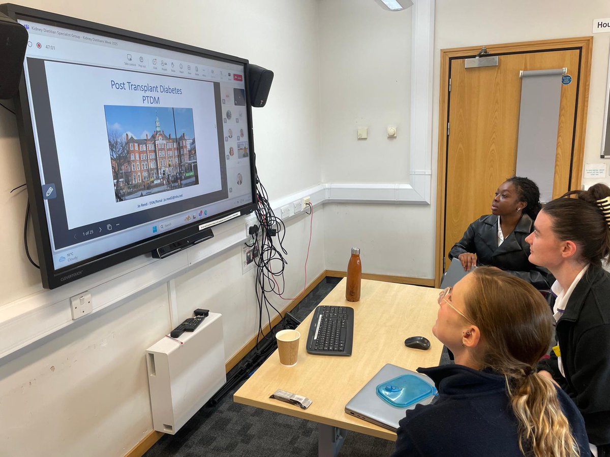 DietitiansUHSx's tweet photo. Day 2 of Kidney Dietitians Week! 
Learning about post-transplantation diabetes 🫘💉 #kidneydietitian #kidneydietitianweek #BDA #whatdietitiansdo #Diabetes #kidneytransplant #CPD https://t.co/n4OGINn5nL
