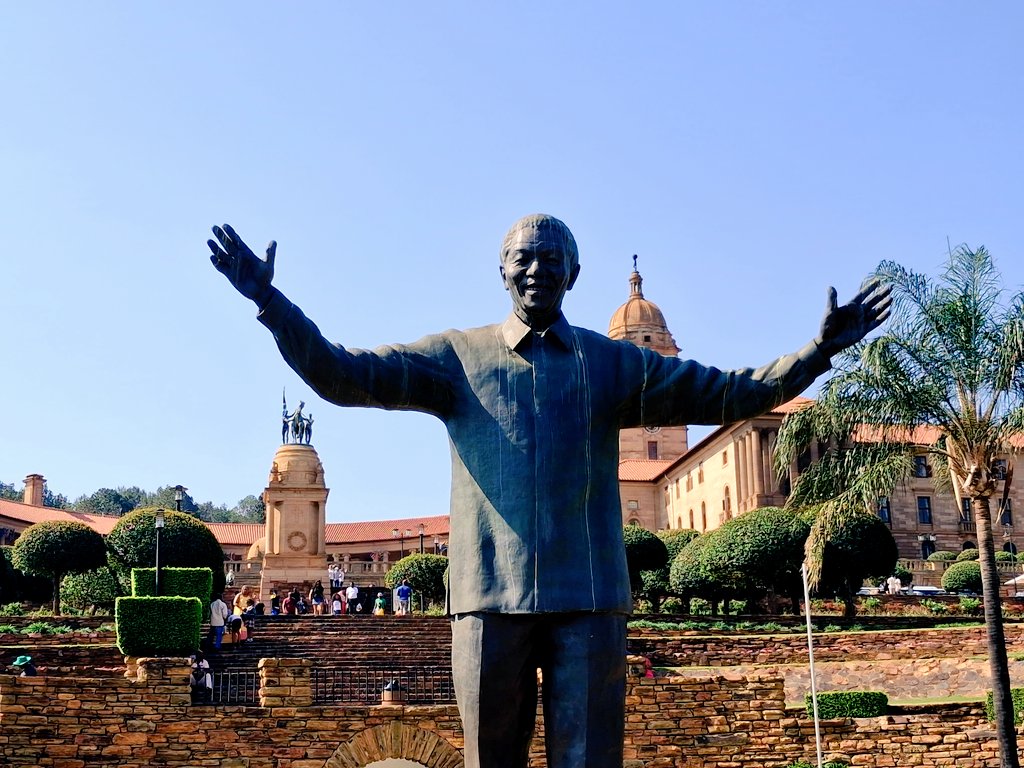 MonikaFrance's tweet image. Nelson #Mandela vor dem Regierungssitz in Pretoria.
#southafrica #Südafrika #travel #AfriqueDuSud #Reisen #history #Apartheid