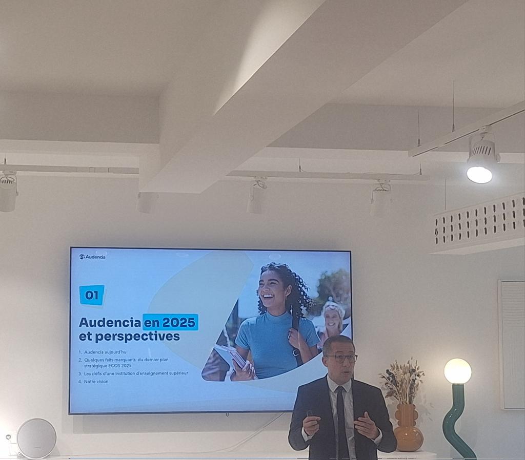 Gilbert Azoulay (@gilbertazoulay) on Twitter photo Conférence de presse <a href="/audencia/">Audencia</a>. +3200 étudiants, meilleure rentrée de l'histoire de la grande école de commerce. 17% des effectifs à Paris. Présentation du nouveau plan stratégique "STOA 2030". <a href="/sebtran/">Sebastien Tran</a> <a href="/NewsTankEduc/">News Tank éducation et recherche</a> <a href="/CampusMatin/">Campus Matin</a> Conférence de presse <a href="/audencia/">Audencia</a>. +3200 étudiants, meilleure rentrée de l'histoire de la grande école de commerce. 17% des effectifs à Paris. Présentation du nouveau plan stratégique "STOA 2030". <a href="/sebtran/">Sebastien Tran</a> <a href="/NewsTankEduc/">News Tank éducation et recherche</a> <a href="/CampusMatin/">Campus Matin</a>
