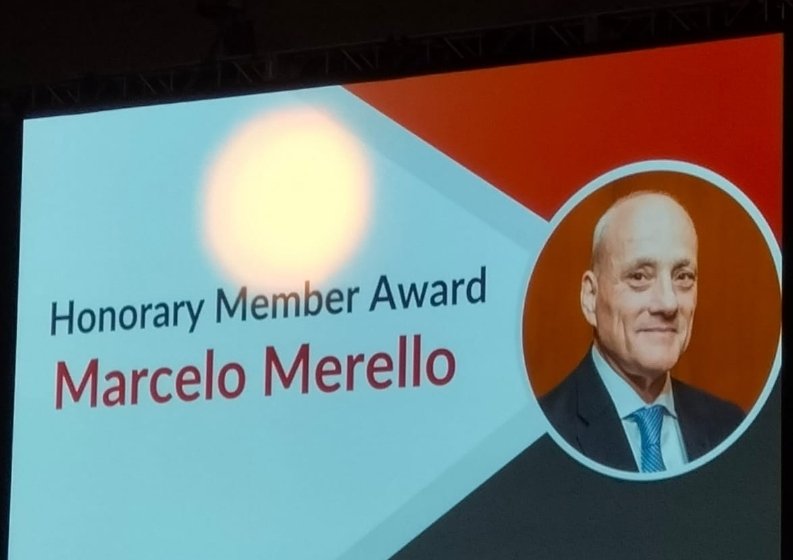 movanfleni's tweet photo. Felicitamos al Dr. Marcelo Merello @mmerello por recibir el prestigioso reconocimiento Honorary Member Award de @movedisorder en #mdscongress Honolulu, Hawai👏👏 https://t.co/G3HwUQ4r44