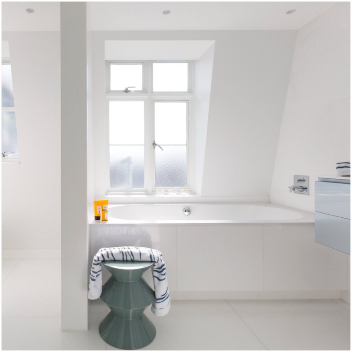 MrPellizzoni's tweet photo. #pictureoftheday MAYFAIR PENTHOUSE - Master Bathroom

Approximately 1105ft, this penthouse apartment has been completely reconfigured using the most premium of luxury furnishings and the latest air conditioning, sound proofing, and underfloor heating.

https://t.co/shX4Pu4BWw https://t.co/a6M3ZFS0w0