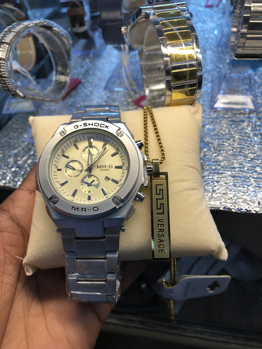 Watches and tote bags make me your plug please 🧎‍♂️
0701083824