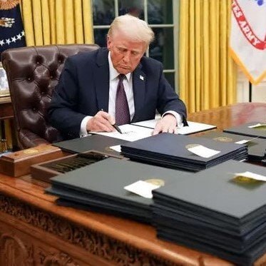 elonmusknews30's tweet image. 🚨BREAKING: President Trump has signed an executive order requiring an audit of EVERY NGO which relies on federal funding.

Do you support this?

A. YES 
B. NO