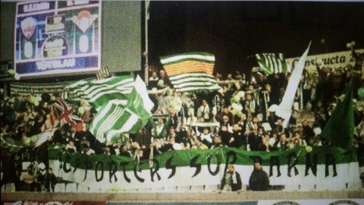 SGS Barna desplaçats al Camp d'Esports, temporada 2000/01 a segona A <a href="/BetisBarna/">BetisBarna</a> <a href="/GolSur1907/">GOL SUR 1907</a> <a href="/culturayesenzia/">Ultramaniaticos</a>