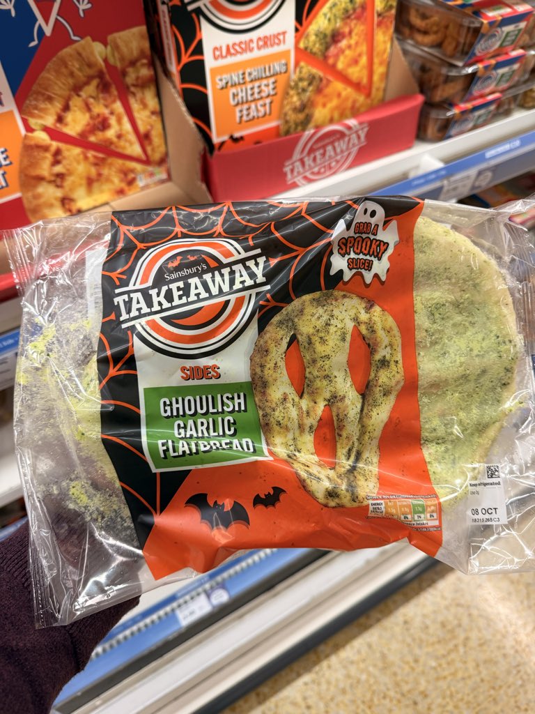 All_Things_New_'s tweet image. Halloween Pizza Night! 🎃🍕 At Sainsbury’s @sainsburys #sainsburys #pizza #garlicbread #halloween #spooky #wellthisisnew