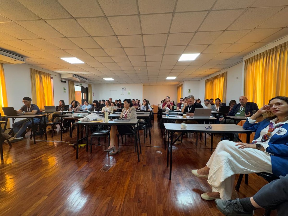 Immunopaedia's tweet photo. 🌎 IUIS Immuno-Peru 2025 officially kicked off yesterday, 6 October, in Lima, Peru!

Over 40 students from across Mexico, Argentina, Peru, Uruguay, Chile, and Brazil have joined this IUIS–ALACI course for an intensive learning experience
@iuis_online 
#ImmunoPeru #Immunology https://t.co/IeYYA6Cc6V