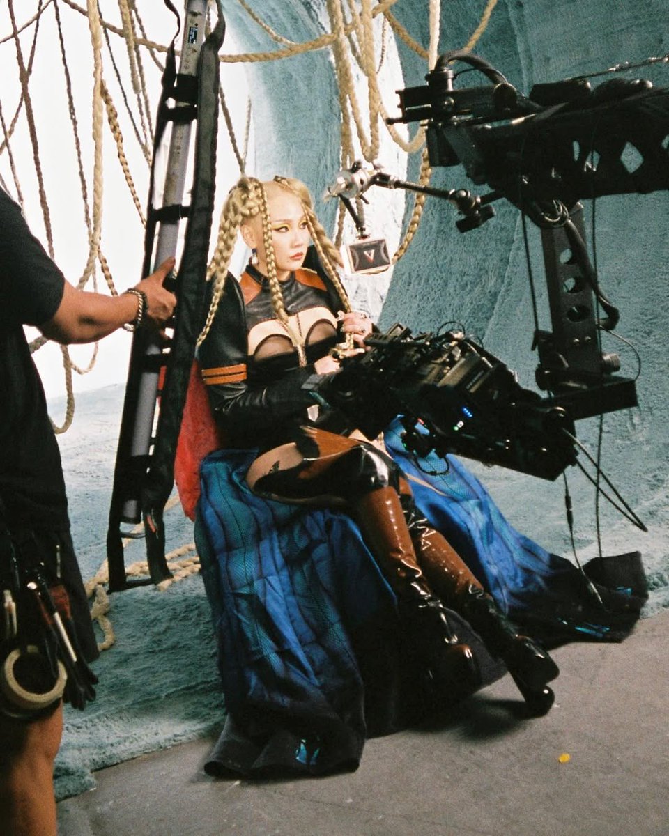 The Queen. The Empress. CL <a href="/chaelinCL/">CL</a>