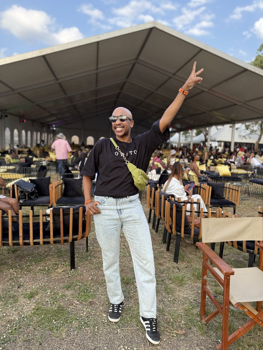 posh person tweet media