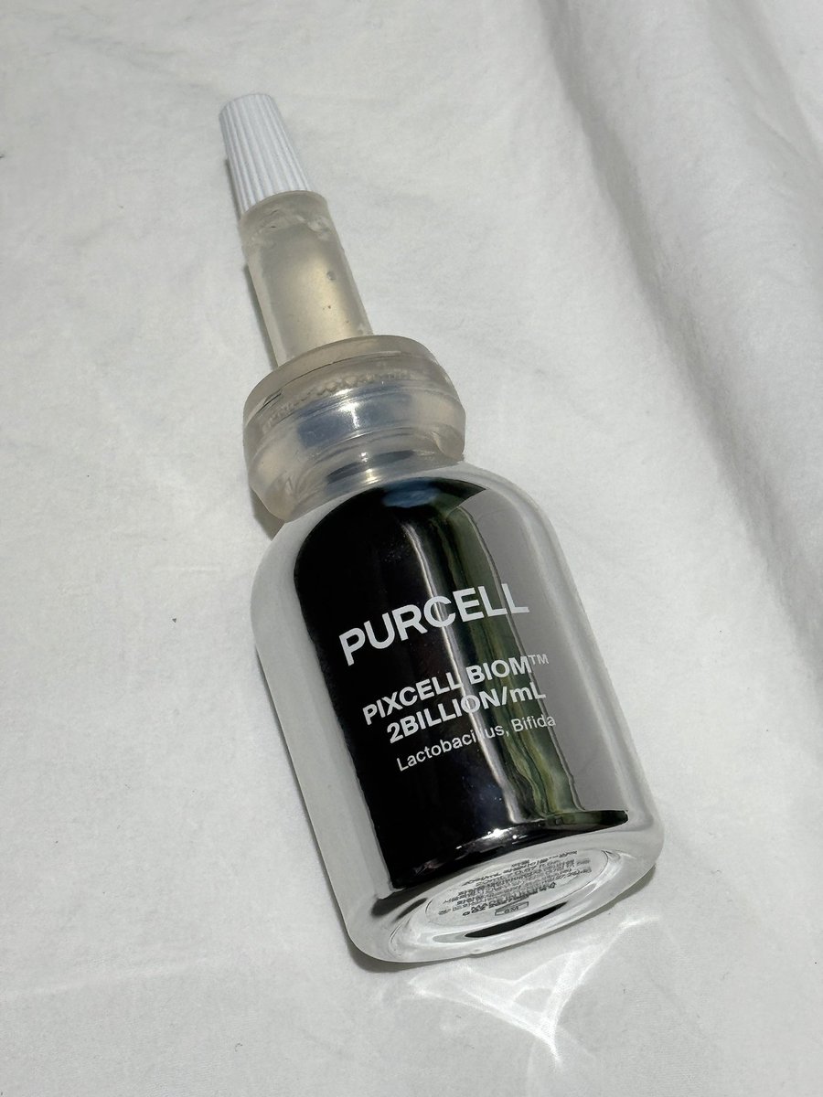 yjmok1992's tweet image. 이거 써봣는데 피부 멍게인 사람들한테 진심 개추천함;;

트러블 올라왓을때 ㄹㅇ 직빵이엇고
객개개개ㅐ개맘에 드는건 안 답답함.. 보통 이런거 ㅈㄴ 묵직하고 답답한 제형이라
안 좋아하는데 걍 물 같아서 조앗슨..
잘 안 나오면 저기 눌러주면 됨!