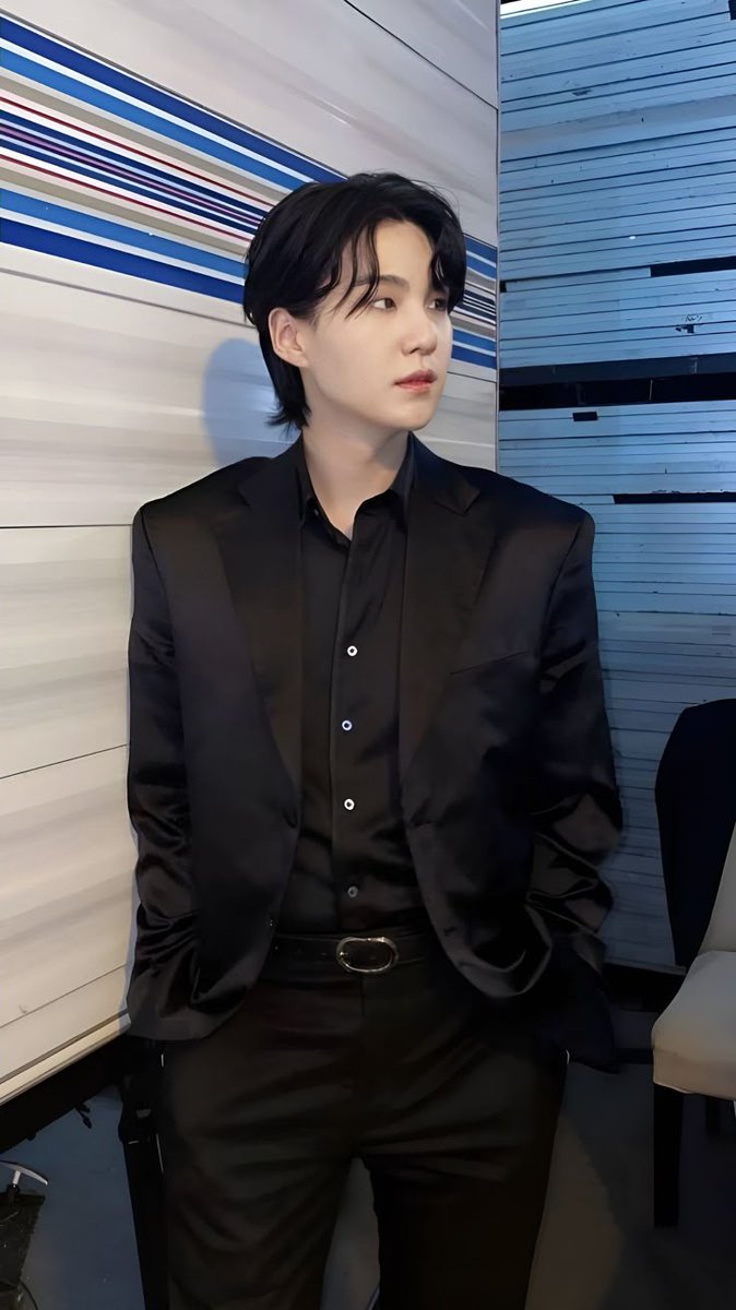 borawithmooS2's tweet photo. 저런 모습보다가 가끔 이런 모습보이면 결혼하고싶음. https://t.co/vkWWVcy2Mq