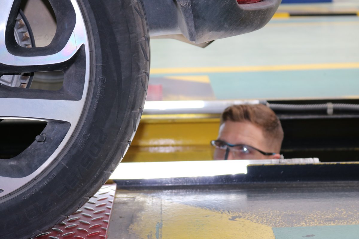 #BuenosDias ¿Sabes que las inspecciones de vehículos pueden ser periódicas o no periódicas? 👨🏼‍🔧👩🏼‍🔧

✅Las primeras se realizan según los plazos establecidos en la normativa
✅Las otras, a petición del titular del vehículo o para cumplir algún requerimiento legal.

#FelizMartes