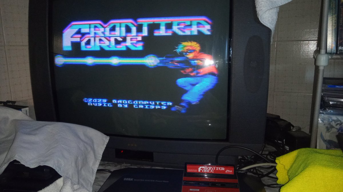 Arrivati due fantastici giochi Sega #mastersystem da parte <a href="/ichigobankai_/">ichigo / 2Minds</a>  : Voyge (carinissimo platformgame ) e Frontier Force by <a href="/badcomputer0/">Adam</a> ,quest'ultimo un ottimo e tosto shooter ,complimenti.
#8bit #retrogames #retrogamer #Sega