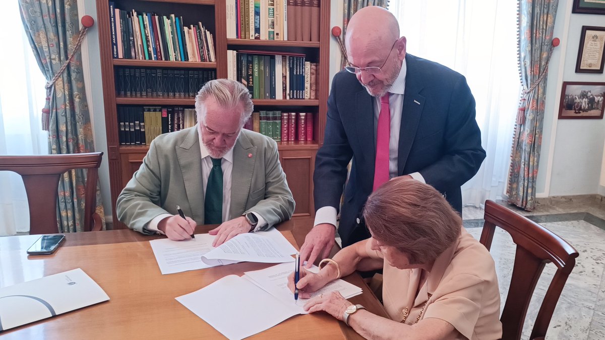 🤝 Desde el Colegio de Economistas hemos firmado un convenio de colaboración con la Fundación Miguel Castillejo para desarrollar conjuntamente actividades de carácter cultural, social y formativo en nuestra ciudad.

📸 Un paso más en nuestro compromiso con Córdoba.

#Economistas