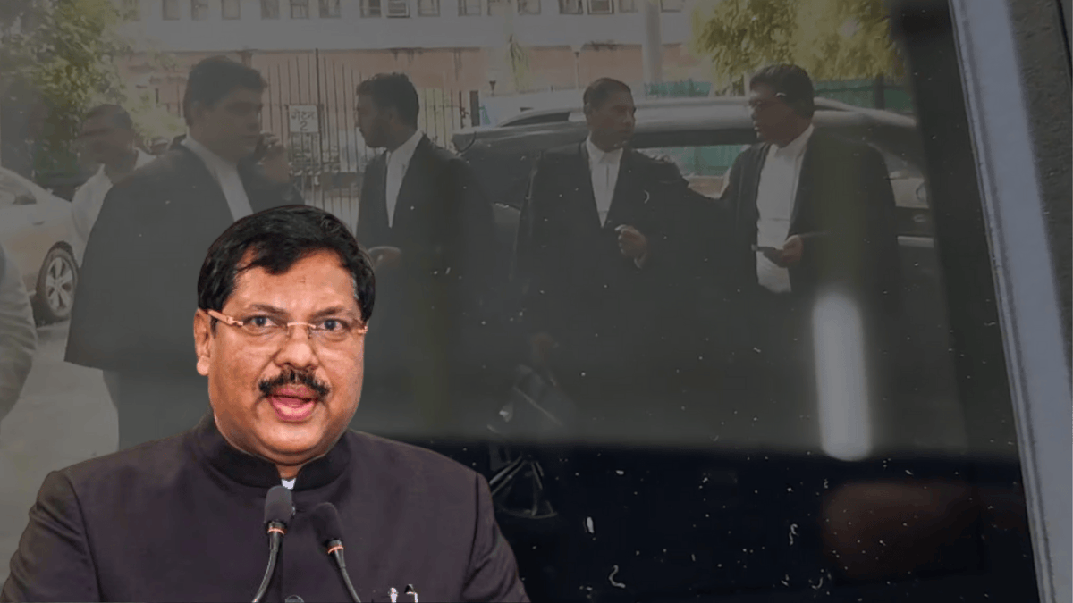 CJI के समर्थन में प्रदर्शन करने SC के बाहर पहुँचे केवल 5 वकील

जूता फेंकने की कोशिश के बाद होना था प्रोटेस्ट

हालात सँभालने के लिए मौजूद थे 50 पुलिसकर्मी; सामने आया Video

hindi.opindia.com/news-updates/5…
