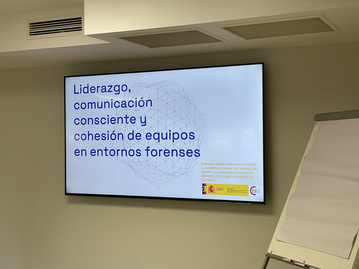 🏛️¡Inauguramos la nueva aula 7 en el semisótano!

👨‍🎓Con las obras se unifica el espacio, permitiendo disponer de más capacidad para alumnado y mobiliario versátil.

💻También se ha apostado por la modernización de los equipos informáticos.

 #NoticiaCEJ ➡️ bit.ly/46WEp2W