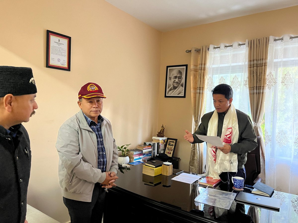 IndraHangSubba1's tweet image. Met the executives of the Sikkim Vir Gorkha Ex-Serviceman Welfare Association this morning. Deeply appreciate their continued dedication to nation-building through awareness and support for Army recruitments, including Agniveer enrollments. My best wishes and full support to…