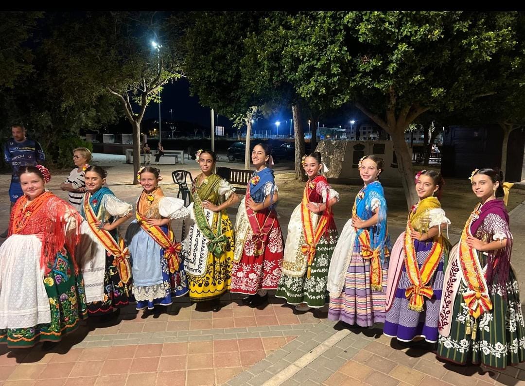 eltablacho's tweet image. Nuestra reina infantil, Sofía, asistió al festival de la Peña La Orza junto a varias compañeras de otras peñas.

Desde El Tablacho mandamos un fuerte abrazo a Martina, que invitó a nuestra pequeña a pasar una noche preciosa.