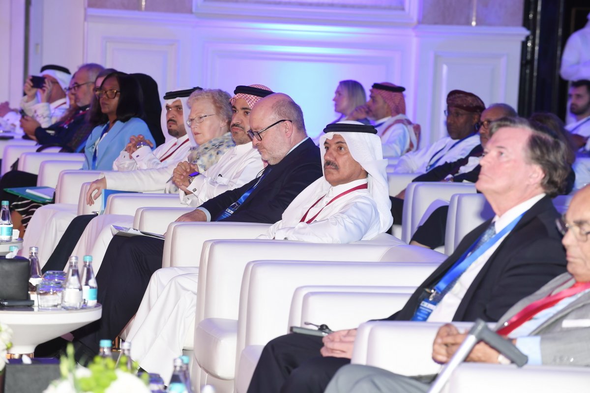 انطلاق أعمال المؤتمر الثاني عشر للمجلس الاستشاري لقانون البحار بالدوحة

🔗لقراءة المزيد : bit.ly/4h25CpC

#الخارجية_القطرية