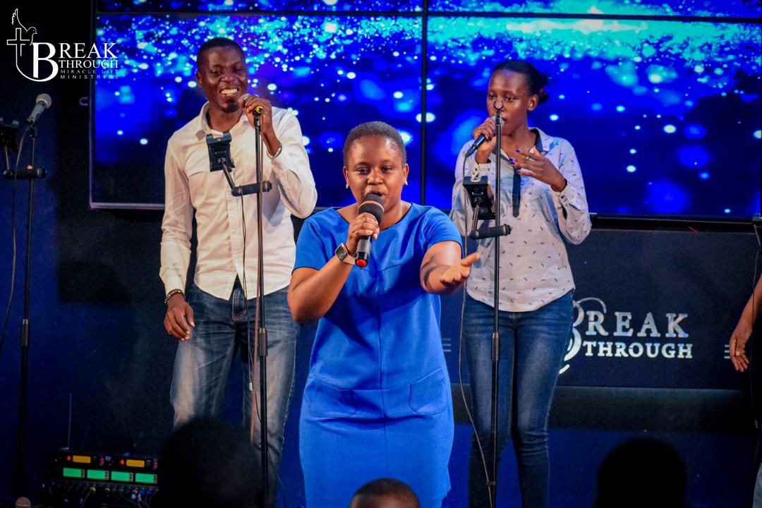 BreakThruML's tweet image. #SundayServiceHighlights #breakthrough #raisingchampions #diversity #praise #worship
@LadyBezo