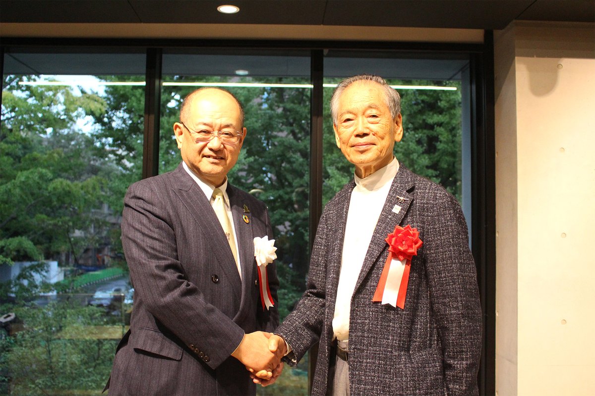 本学名誉教授で、第10代学長である進士五十八先生が令和7年度 春の叙勲「瑞宝中綬章」受章を受けて、大学主催での「進士五十八先生を囲む会」を開催しました。
当日は特別講演や新旧学長対談を行い、農大の歴史を未来につなぐ貴重な機会となりました。

#東京農業大学 #造園科学科 #造園家 #温故知新