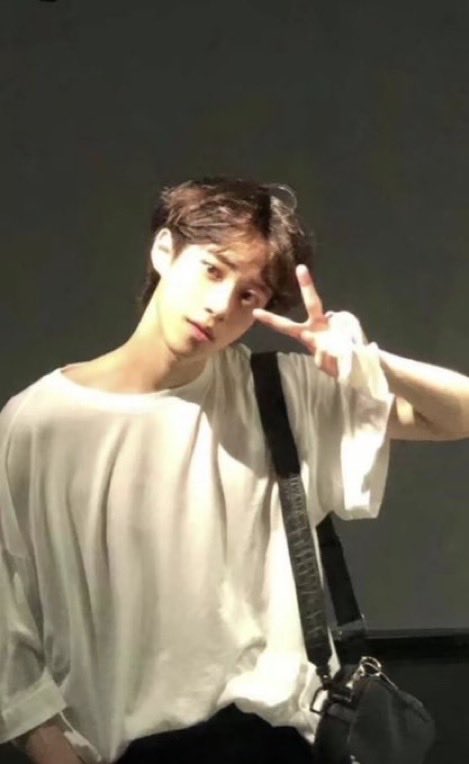 goyummyboy's tweet photo. 아잠만이것도좋음..
오래사귄여친한테보내줄것같은사진 https://t.co/2Wz7vOcBub