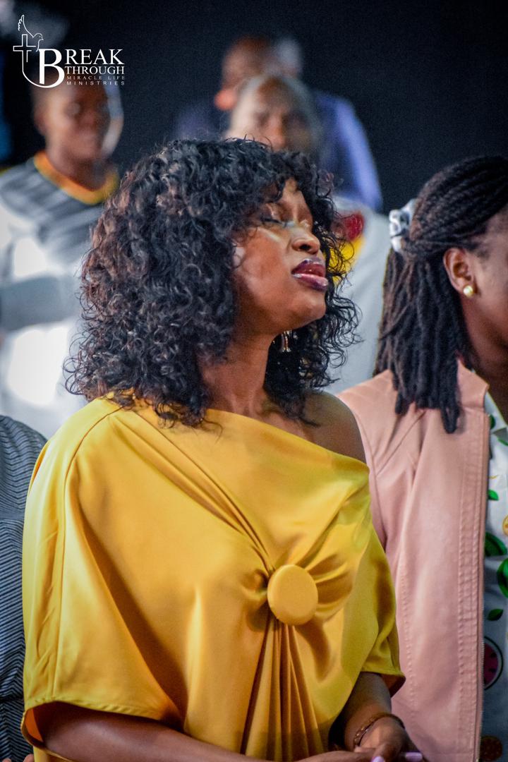 BreakThruML's tweet image. #SundayServiceHighlights #breakthrough #raisingchampions #diversity #praise #worship
@LadyBezo