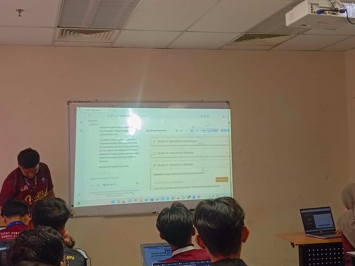 Luqman33ee's tweet photo. Belajar menggunakan Gemini Canvas untuk menghasilkan Moocs yang berfungsi untuk digunakan dan berinteraksi dengan pengguna dan mendapat maklum balas pengguna 

#IPGKBMKontemporari 
#goglobal 
#gegpetalingjaya 
#GoogleForEducation 
#Gemini https://t.co/QwVD68zZEd