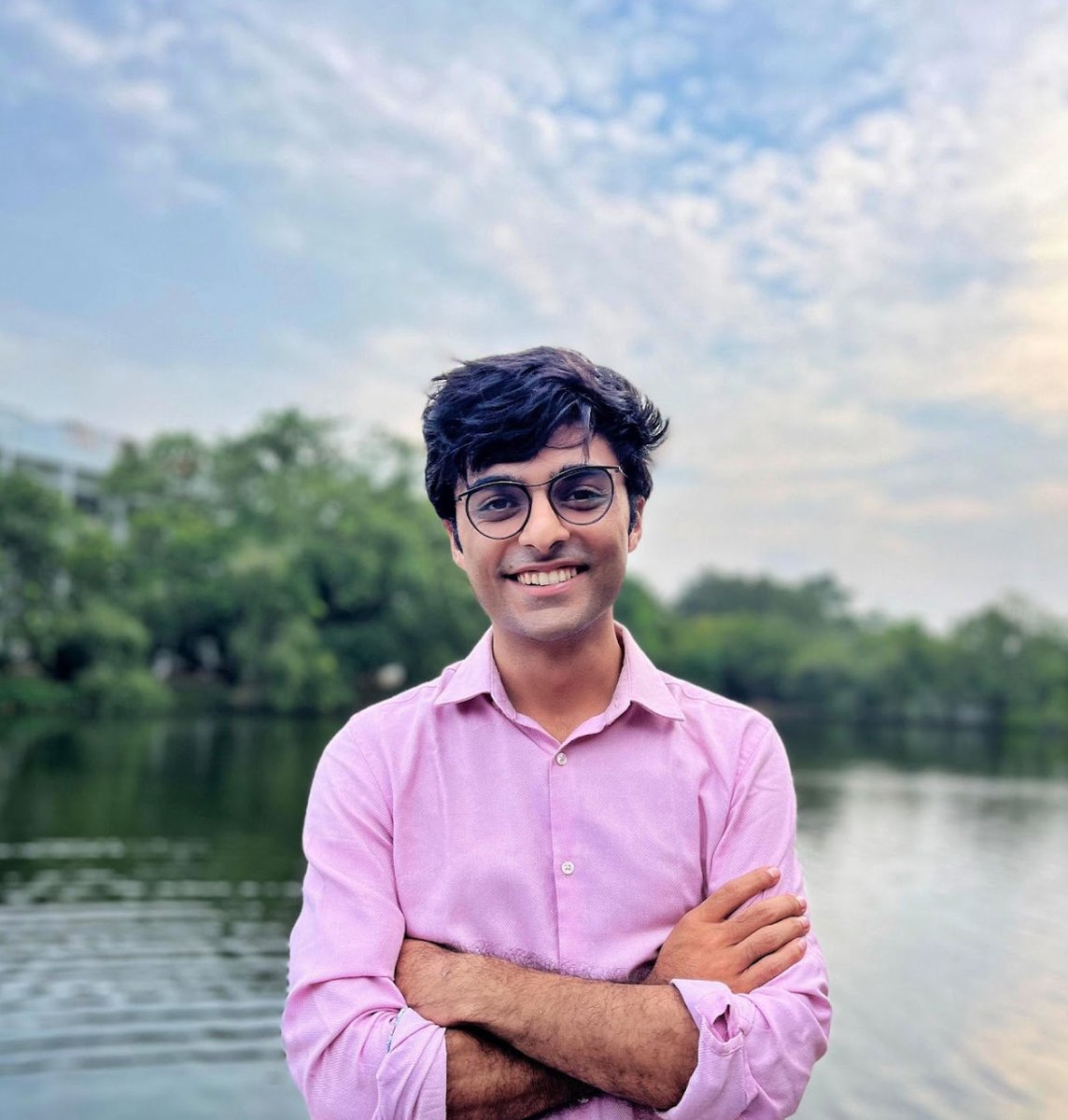Introducing #EconTwitter #JMC <a href="/ManharManchanda/">Manhar</a> <a href="/IIM_Calcutta/">IIM Calcutta</a> . Well trained in applied econometric methods - interest areas are development and political economy. 2 decent publications - promising pipeline. If you are hiring in this area please look at him sites.google.com/view/manharman…