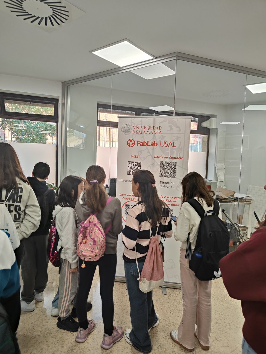 iesfgb's tweet image. Hoy estamos con alumnos de 1 ESO A en #FabLab de @FabLabUSAL en Salamanca aprendiendo a modelar y escanear objetos. Muchas gracias a Juan Carlos y Guillermo por dedicarnos vuestro tiempo.
@ampaIESFGB
@cfiesalamanca